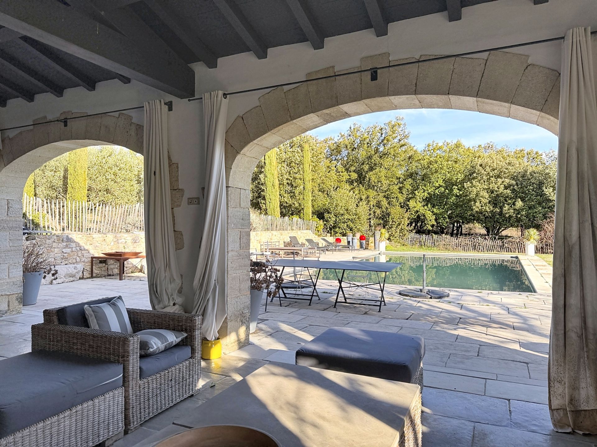 luxury house 8 Rooms for sale on UZES (30700)