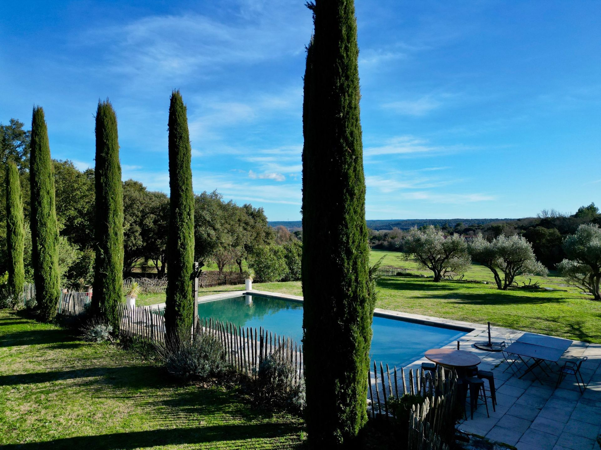 luxury house 8 Rooms for sale on UZES (30700)