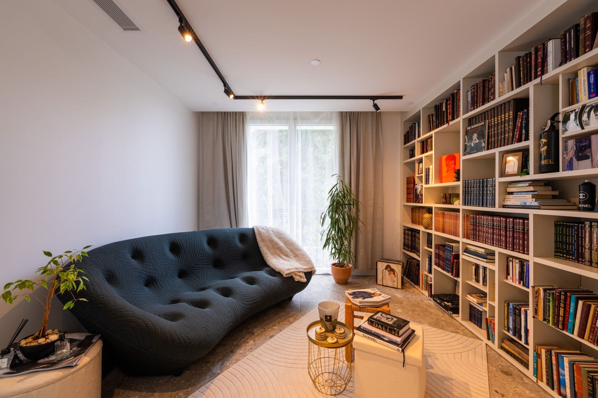 luxury house 6 Rooms for sale on MARSEILLE (13008)