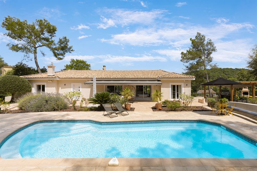 luxury villa 8 Rooms for sale on MOUGINS (06250)