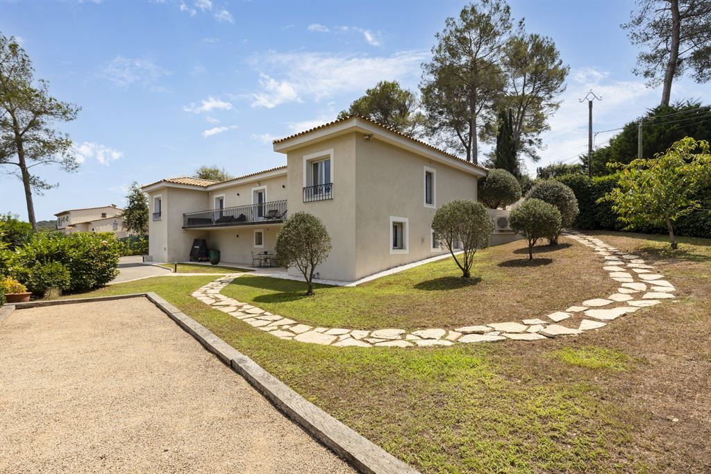 luxury villa 8 Rooms for sale on MOUGINS (06250)