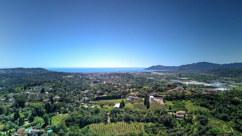 luxury house 8 Rooms for sale on LA ROQUETTE SUR SIAGNE (06550)