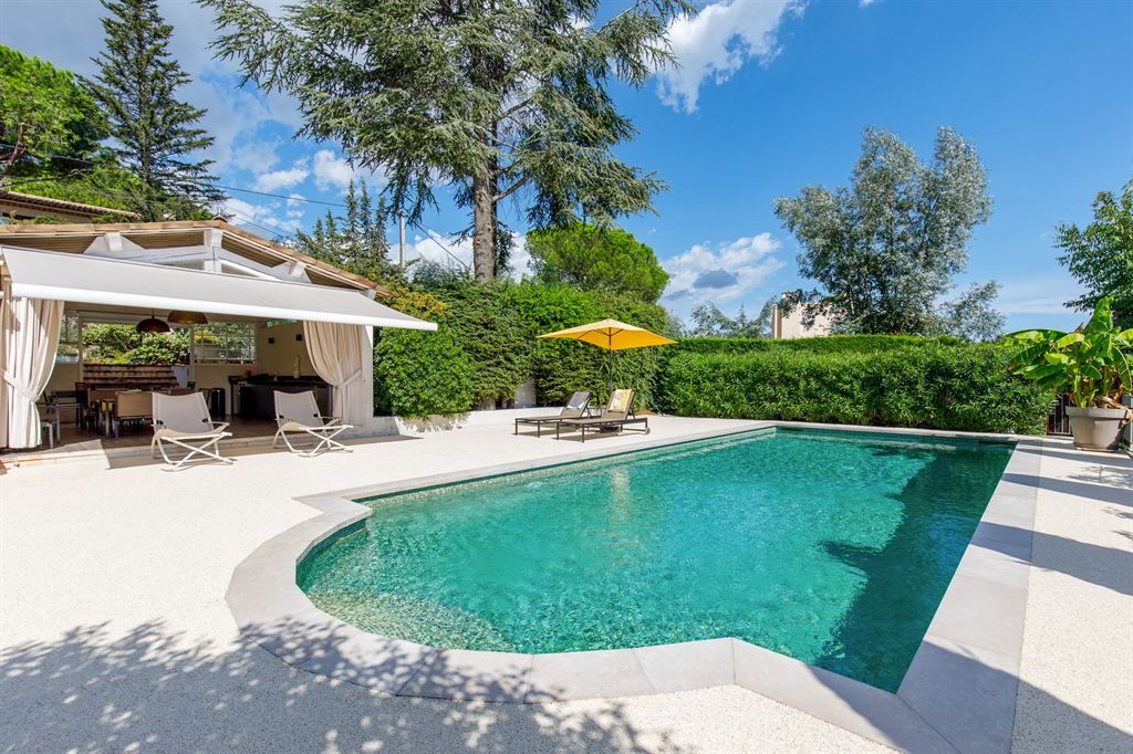 luxury house 8 Rooms for sale on LA ROQUETTE SUR SIAGNE (06550)