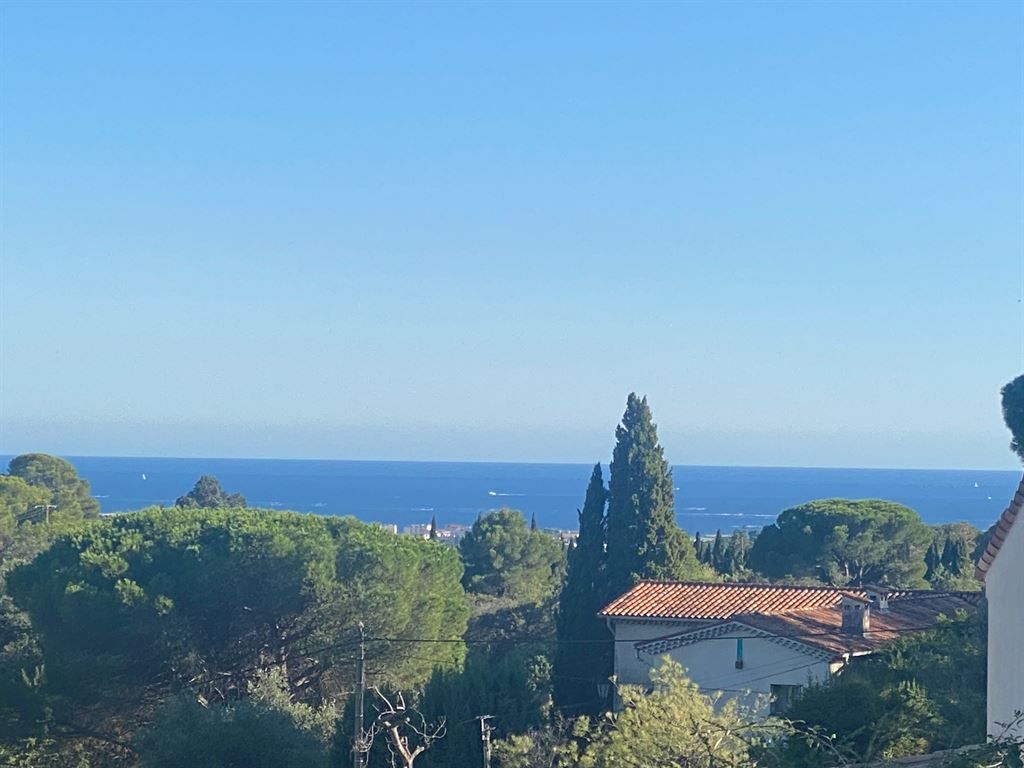 luxury house 8 Rooms for sale on LA ROQUETTE SUR SIAGNE (06550)