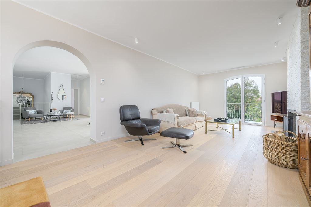 luxury house 8 Rooms for sale on LA ROQUETTE SUR SIAGNE (06550)