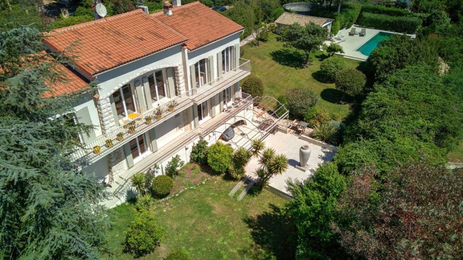 luxury house 8 Rooms for sale on LA ROQUETTE SUR SIAGNE (06550)