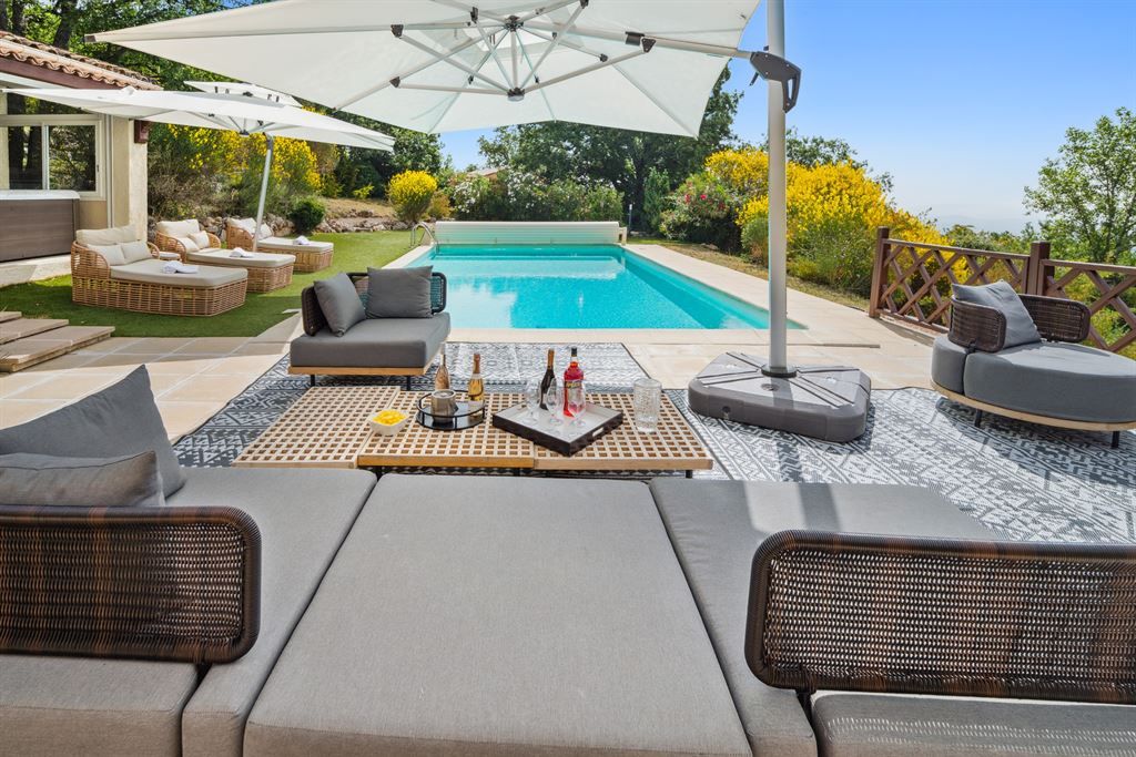 maison provençale de luxe 5 Pièces en vente sur MONS (83440)