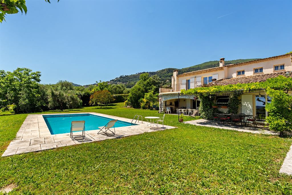 luxury villa 9 Rooms for sale on GRASSE (06130)