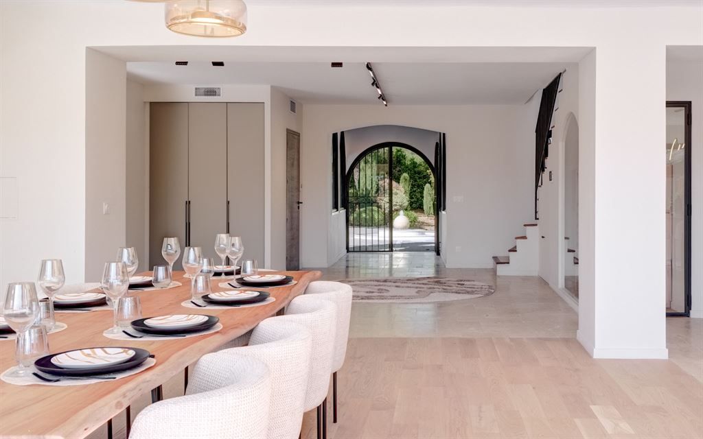 luxury villa 12 Rooms for sale on MOUGINS (06250)