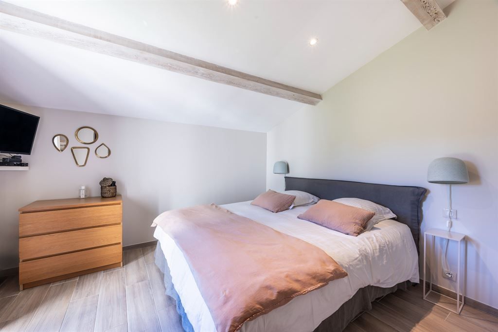 luxury villa 8 Rooms for sale on PEYMEINADE (06530)