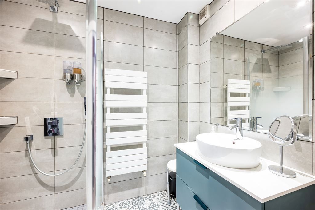 luxury villa 8 Rooms for sale on PEYMEINADE (06530)
