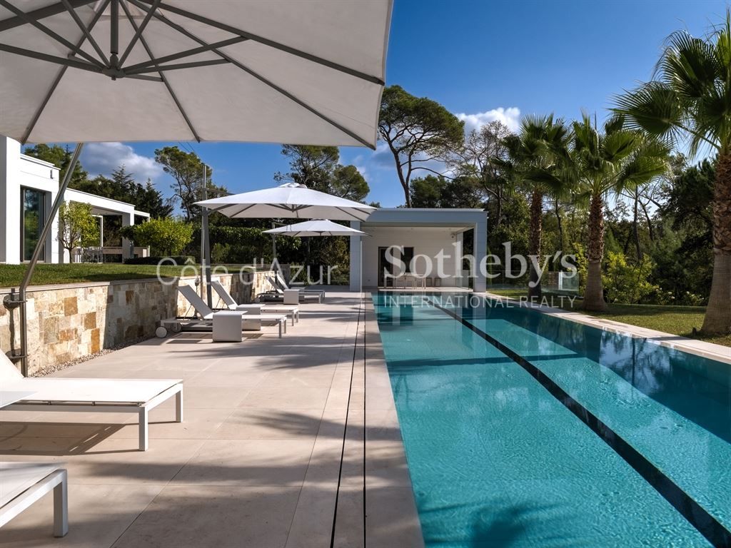 contemporary house 17 Rooms for sale on MOUGINS (06250)