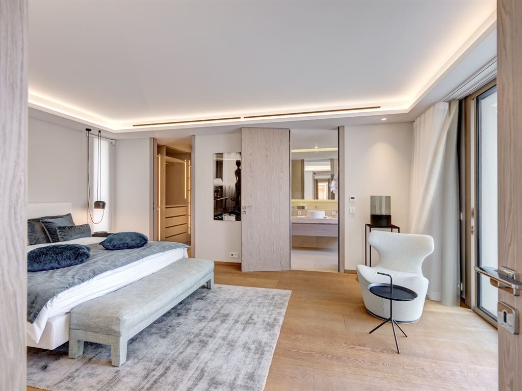 maison contemporaine 17 Pièces en vente sur MOUGINS (06250)