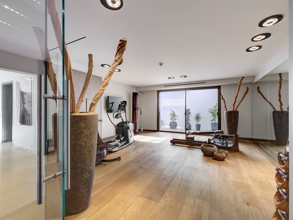 maison contemporaine 17 Pièces en vente sur MOUGINS (06250)