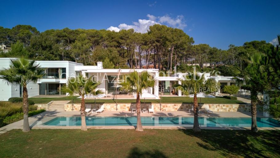 contemporary house 17 Rooms for sale on MOUGINS (06250)