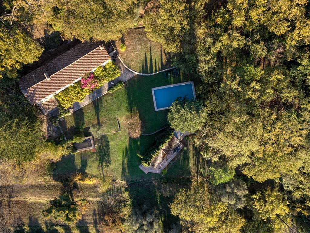 luxury provencale house 11 Rooms for sale on CHATEAUNEUF GRASSE (06740)