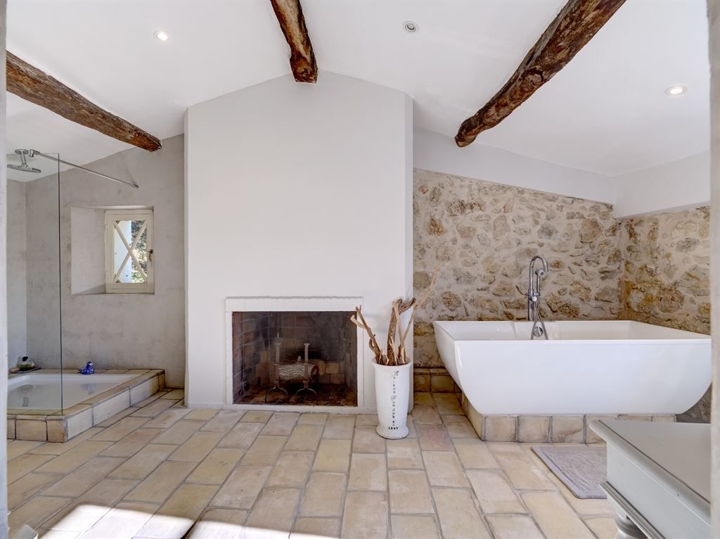 luxury provencale house 11 Rooms for sale on CHATEAUNEUF GRASSE (06740)