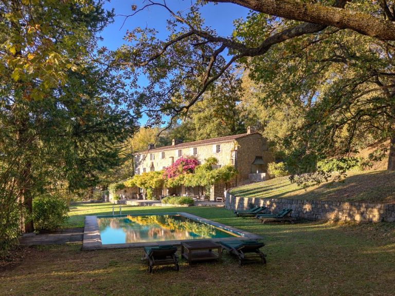 luxury provencale house 11 Rooms for sale on CHATEAUNEUF GRASSE (06740)