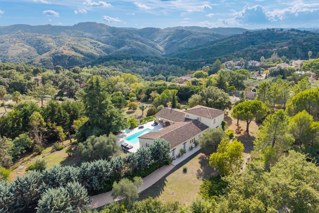 luxury villa 10 Rooms for sale on PEYMEINADE (06530)