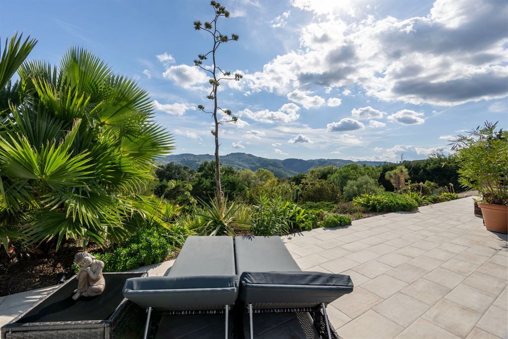 luxury villa 10 Rooms for sale on PEYMEINADE (06530)