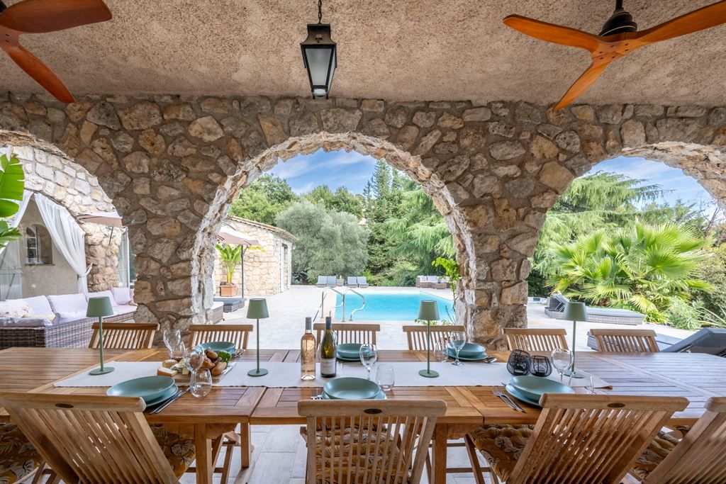 luxury villa 10 Rooms for sale on PEYMEINADE (06530)