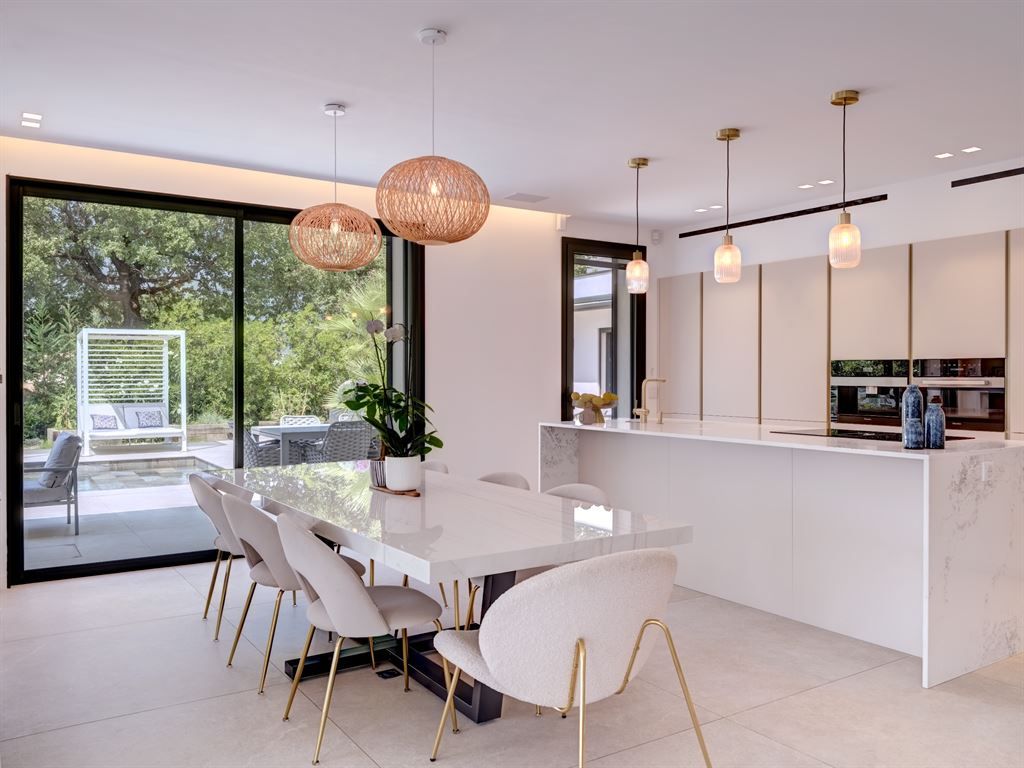contemporary house 7 Rooms for sale on OPIO (06650)