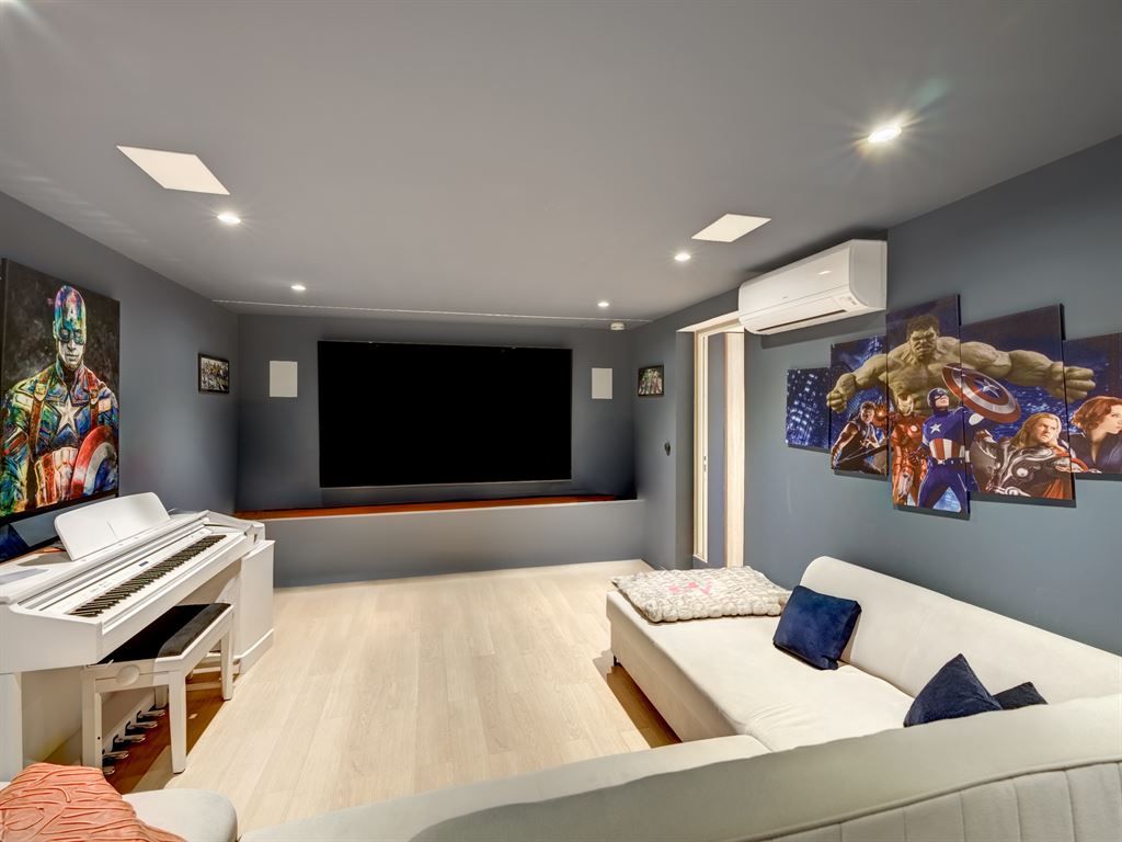 contemporary house 7 Rooms for sale on OPIO (06650)