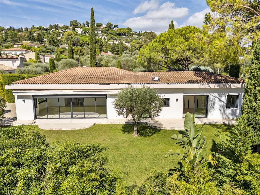 contemporary house 4 Rooms for sale on MOUGINS (06250)