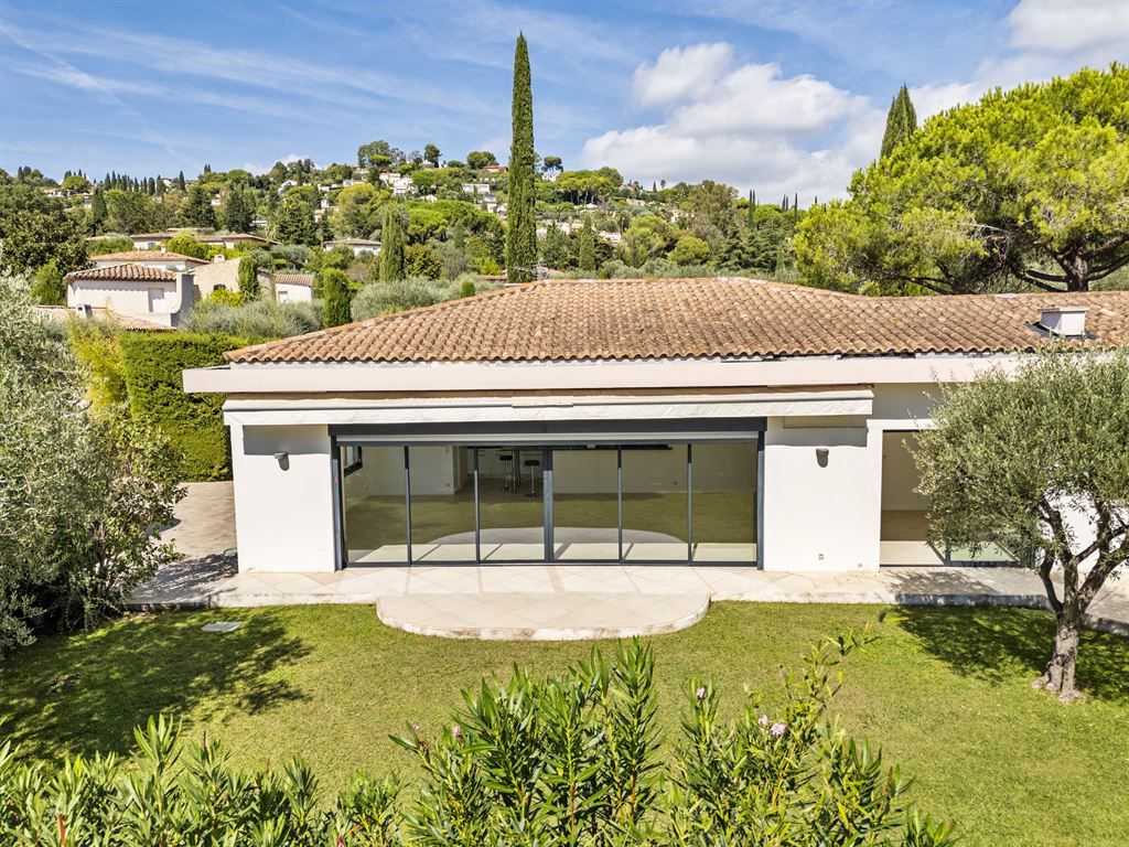 contemporary house 4 Rooms for sale on MOUGINS (06250)