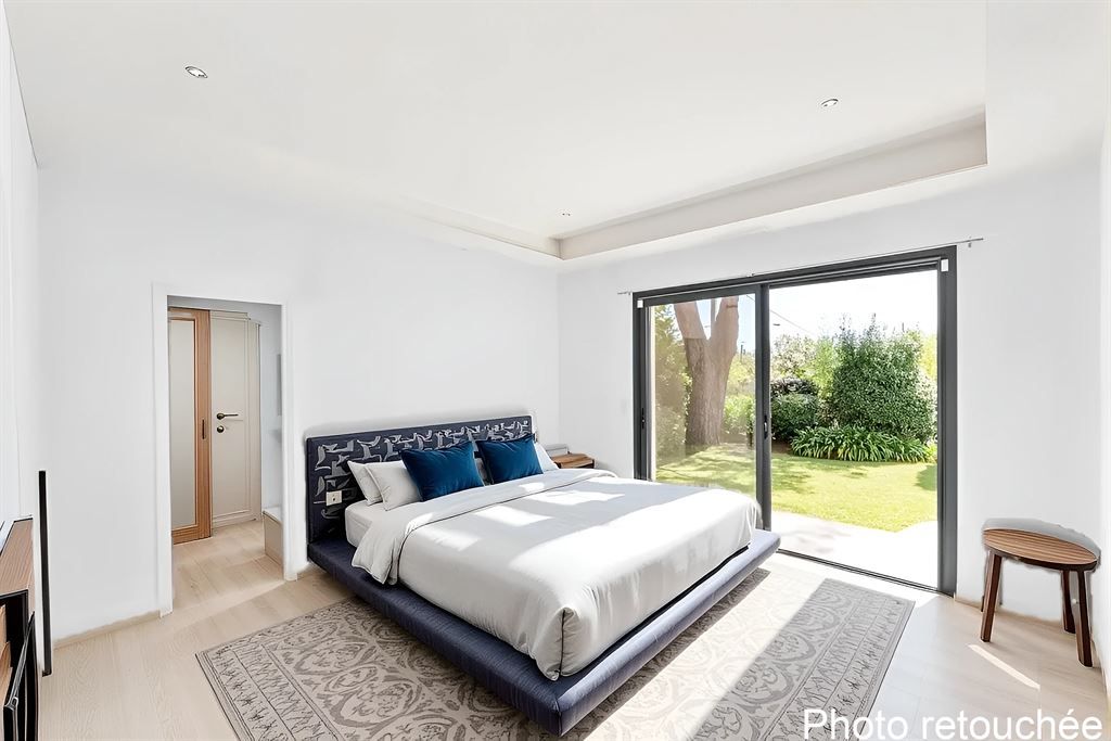 contemporary house 4 Rooms for sale on MOUGINS (06250)