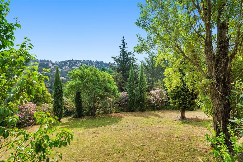 luxury villa 7 Rooms for sale on GRASSE (06130)