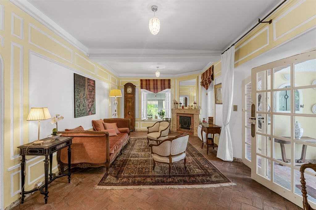 luxury villa 7 Rooms for sale on GRASSE (06130)