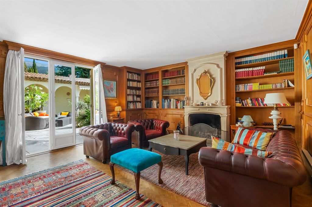 luxury villa 7 Rooms for sale on GRASSE (06130)