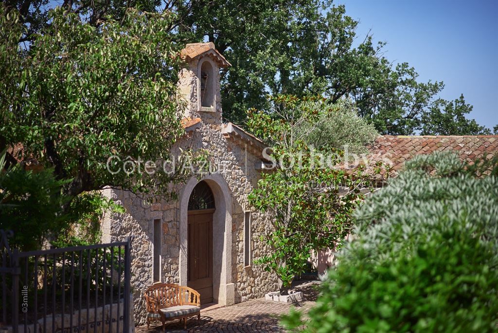 mansion 20 Rooms for sale on MOUGINS (06250)