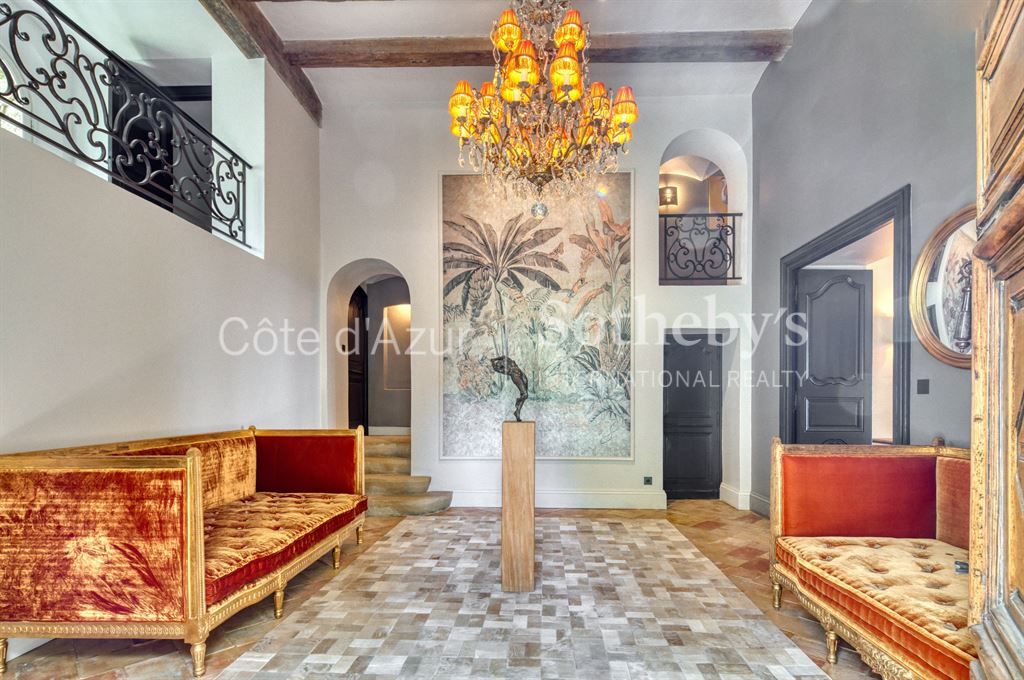 mansion 20 Rooms for sale on MOUGINS (06250)