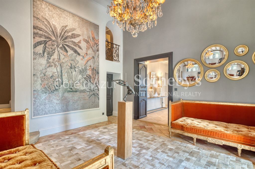 mansion 20 Rooms for sale on MOUGINS (06250)
