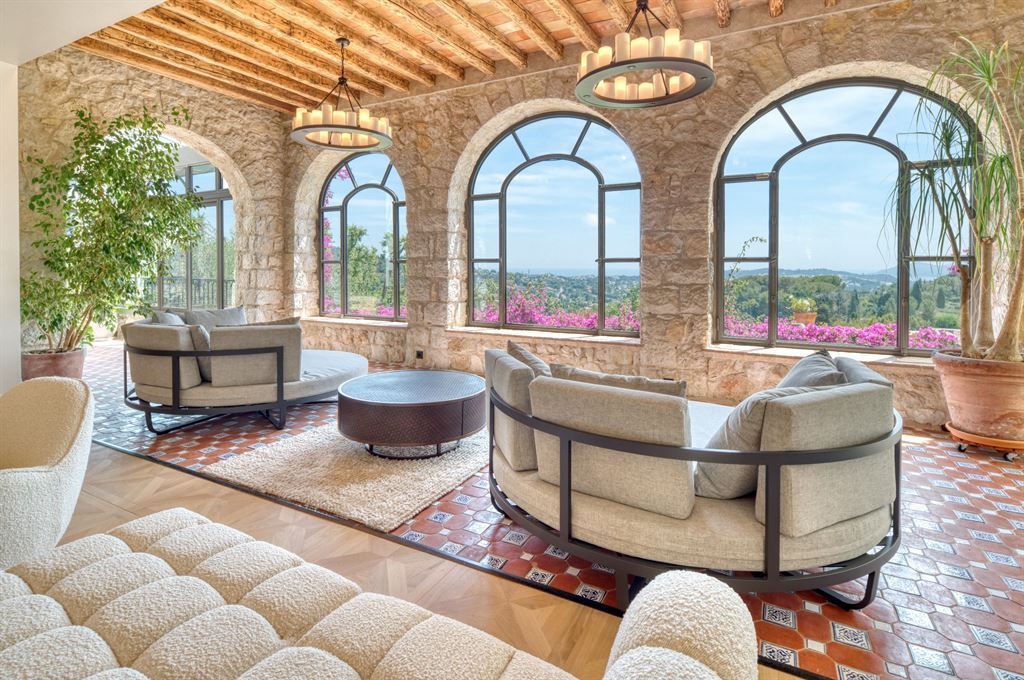 maison de maître 20 Pièces en vente sur MOUGINS (06250)