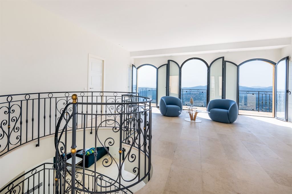villa de luxe 8 Pièces en vente sur SPERACEDES (06530)