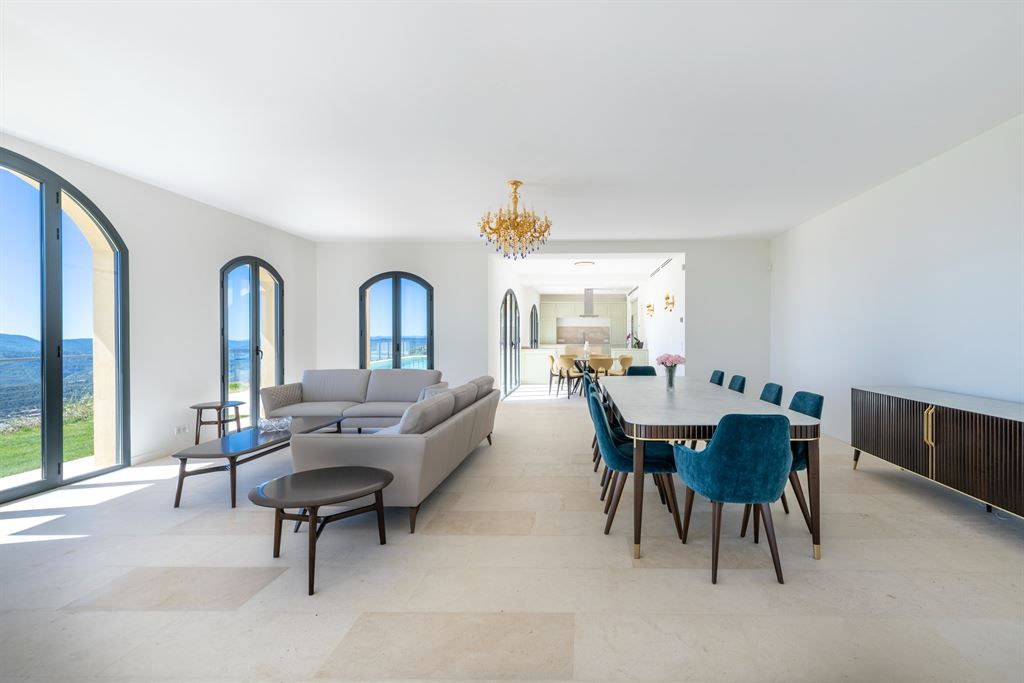 luxury villa 8 Rooms for sale on SPERACEDES (06530)