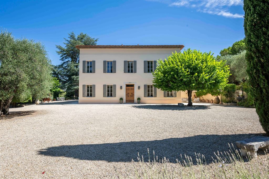 bastide 11 Rooms for sale on GRASSE (06130)