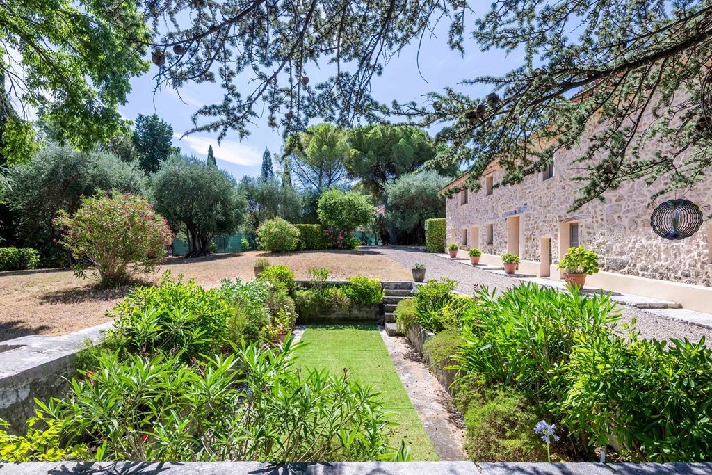 bastide 11 Rooms for sale on GRASSE (06130)