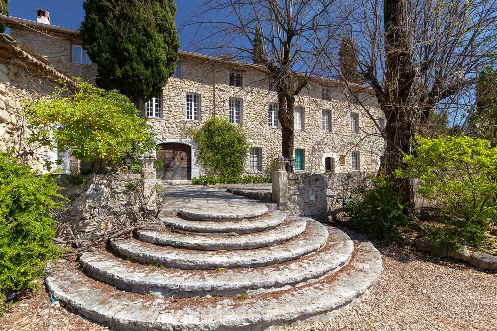 maison provençale de luxe 20 Pièces en vente sur OPIO (06650)