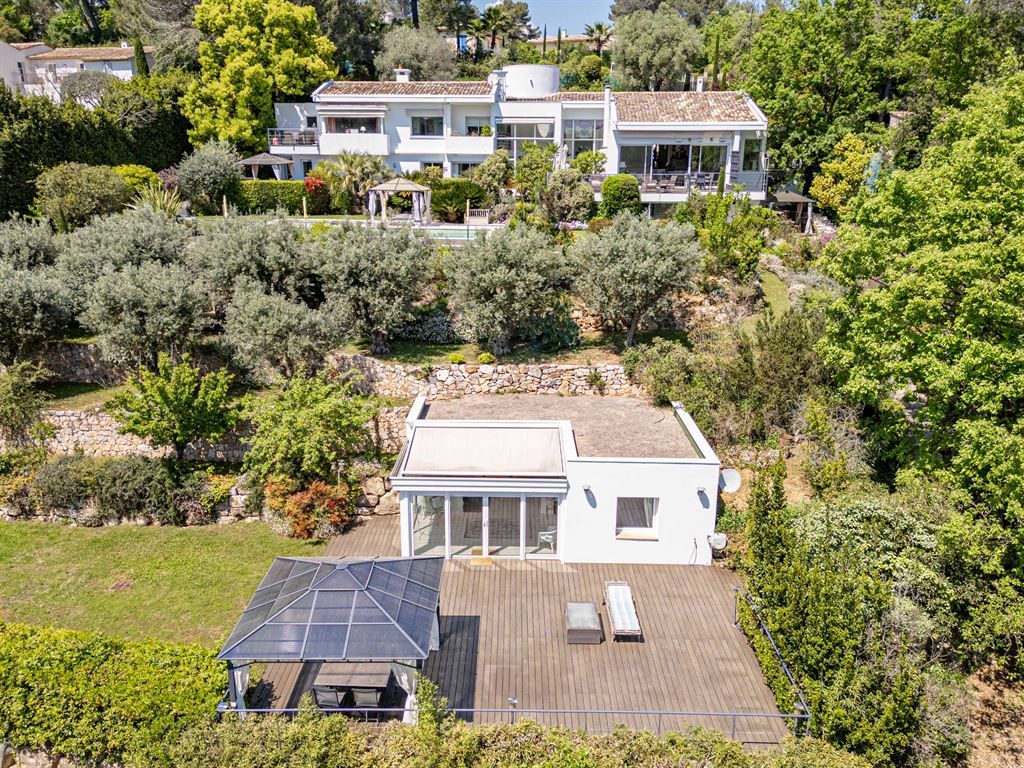 luxury villa 9 Rooms for sale on VALBONNE (06560)