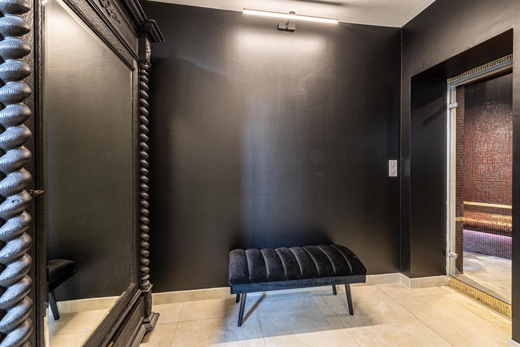 luxury villa 9 Rooms for sale on VALBONNE (06560)