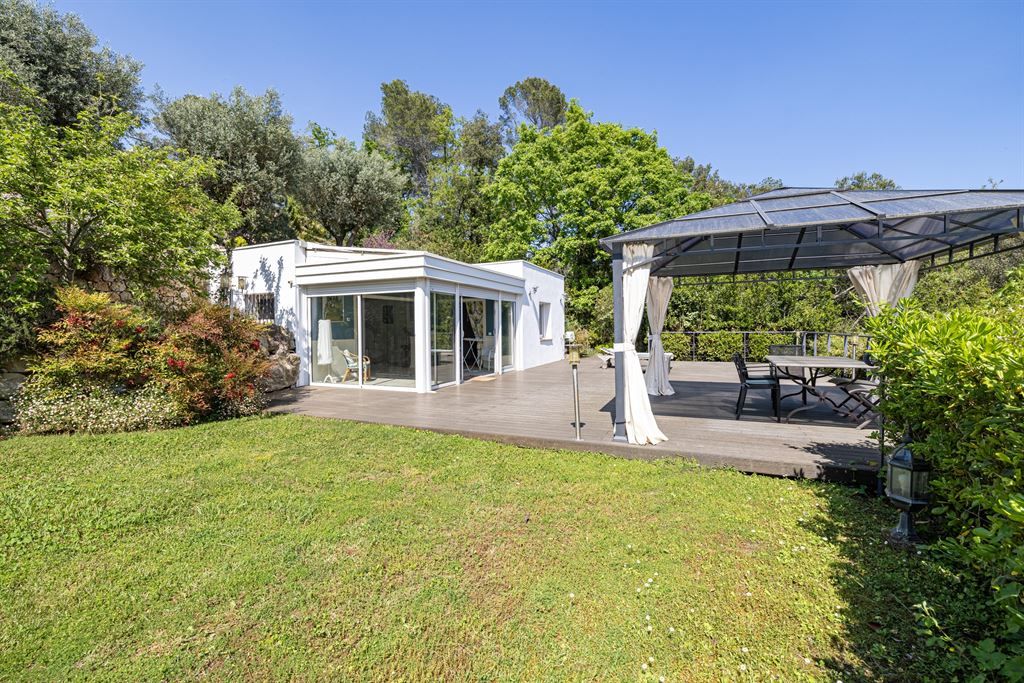 luxury villa 9 Rooms for sale on VALBONNE (06560)