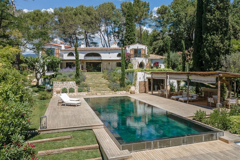 luxury villa 7 Rooms for sale on MOUGINS (06250)