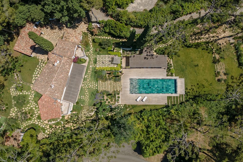luxury villa 7 Rooms for sale on MOUGINS (06250)