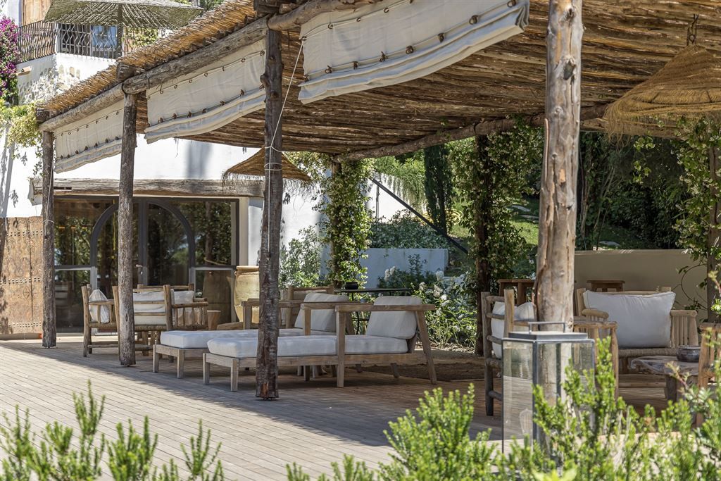 luxury villa 7 Rooms for sale on MOUGINS (06250)