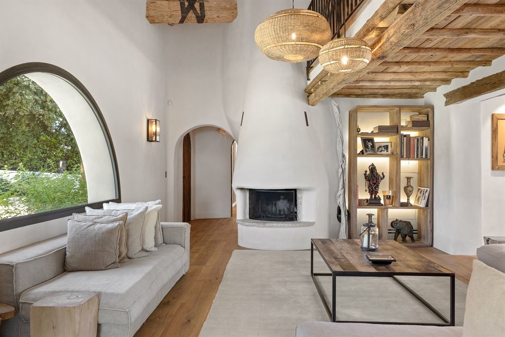 luxury villa 7 Rooms for sale on MOUGINS (06250)