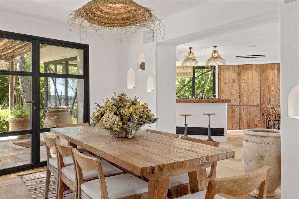 luxury villa 7 Rooms for sale on MOUGINS (06250)